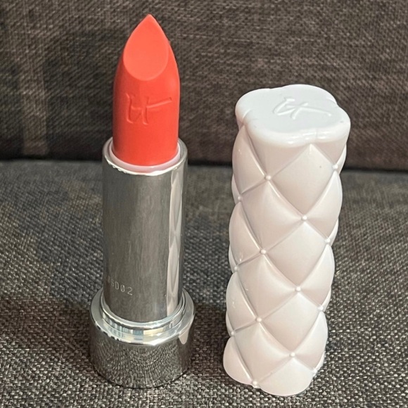 it cosmetics Other - Wink - IT Cosmetics Pillow Lips Matte Lipstick